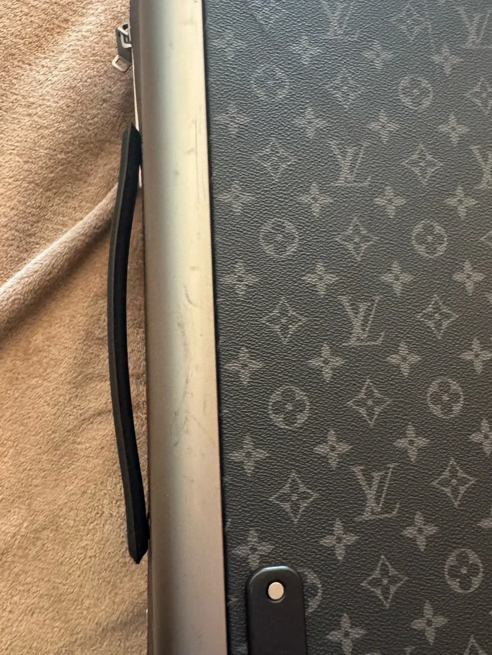 Louis Vuitton Horizon 55 Monogram Eclipse Black
